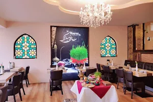 Qasr Restaurant image