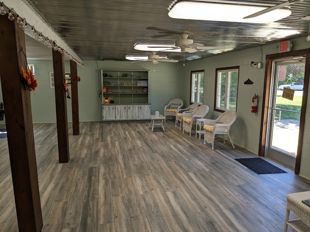 The Village Barber 27023