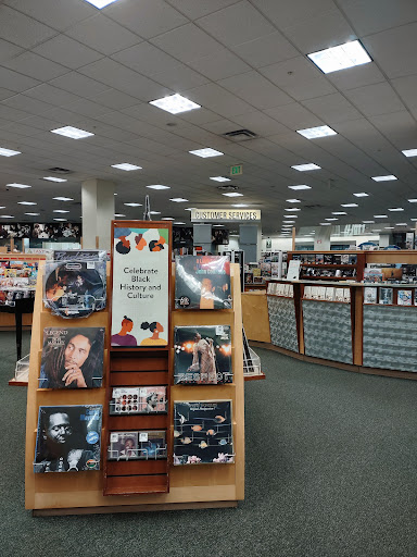 Book Store «Barnes & Noble», reviews and photos, 1317 Lloyd Center, Portland, OR 97232, USA