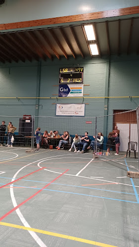 Beoordelingen van Sporthal Herzeeuw in Moeskroen - Sportschool