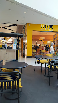 Atmosphère du Restaurant Café Joyeux - Westfield Parly 2 à Le Chesnay-Rocquencourt - n°2