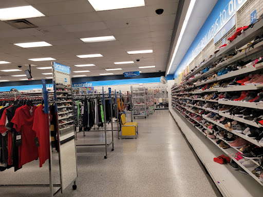 Shopping Mall «Colonial Plaza Mall», reviews and photos, 601 N Bumby Ave, Orlando, FL 32803, USA