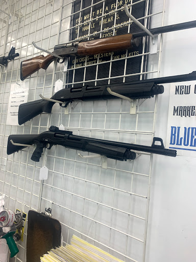 Gun Shop «South Dade Jewelry & Gun Exchange», reviews and photos, 20848 S Dixie Hwy, Miami, FL 33189, USA