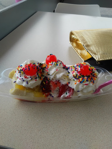 Ice Cream Shop «Baskin-Robbins», reviews and photos, 6940 Forest Hill Ave, Richmond, VA 23225, USA