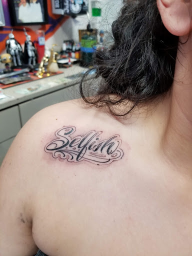 Tattoo Shop «Wildlife Tattoo», reviews and photos, 7149 Winnetka Ave, Winnetka, CA 91306, USA