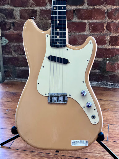 Pawn Shop «Hollywood Pawn Shop & Jewelry», reviews and photos, 3700 San Fernando Rd, Glendale, CA 91204, USA