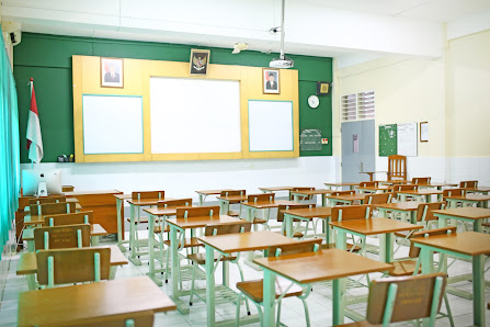 Ruang kelas - SMA Kristen Petra 5 Surabaya