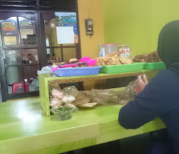 Spesial Nasi Pecel & Gudangan 25 \