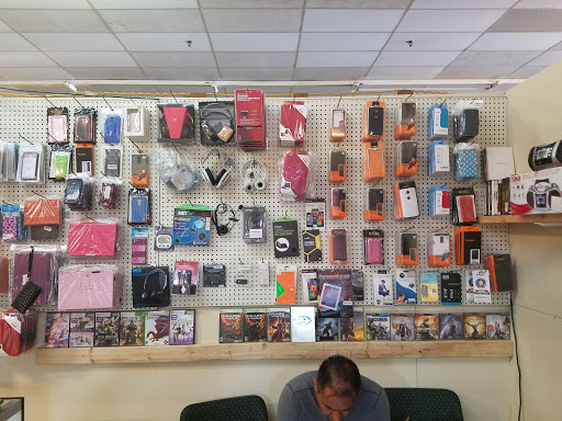 Shopping Mall «El Mercadito Mall», reviews and photos, 8011 E Washington St, Indianapolis, IN 46219, USA