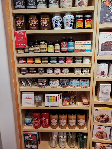 Kitchen Supply Store «Williams-Sonoma», reviews and photos, 13499 S Cleveland Ave #157, Fort Myers, FL 33907, USA