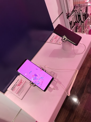 Cell Phone Store «T-Mobile», reviews and photos, 35020 Newark Blvd, Newark, CA 94560, USA
