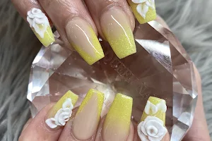 Queen Nails & Spa I image
