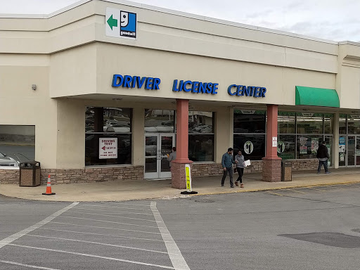 Shopping Mall «Lincoln Court Shopping Center», reviews and photos, 215 Lancaster Ave, Frazer, PA 19355, USA