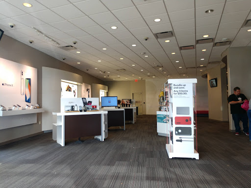 Cell Phone Store «Verizon», reviews and photos, 3047 Wilma Rudolph Blvd, Clarksville, TN 37040, USA