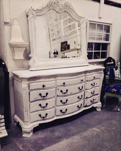 Furniture Store «Picked Painted and Prayed», reviews and photos, 22407 Gordon Rd, Fredericksburg, VA 22407, USA