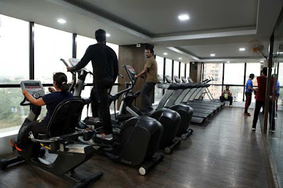 Dotfit Fitness - HQ7M+JJ8 Srushti Elegance, 136/1, 5th Floor, Old Baner-Balewadi Rd, near Salt Hotel, Balewadi Phata, Baner, Pune, Maharashtra 411045, India