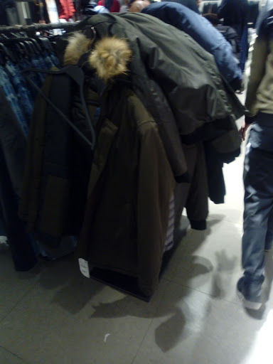 Stores to buy women's coats Brussels