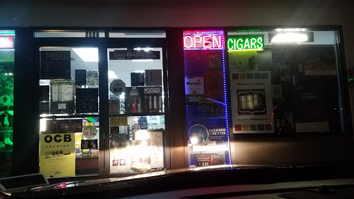 Tobacco Shop «76th Smoke Shop», reviews and photos, 7528 196th St SW, Lynnwood, WA 98036, USA