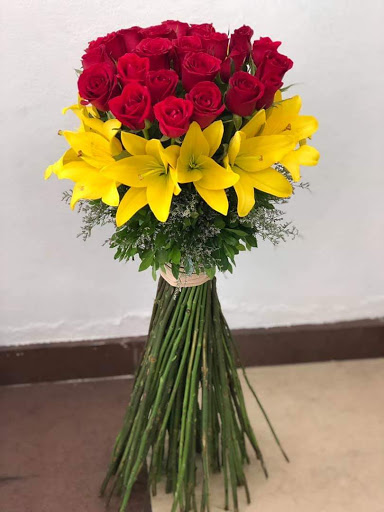 Florist «State Street Flowers & More», reviews and photos, 8401 State St, South Gate, CA 90280, USA