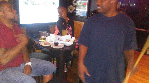 Bar & Grill «Big Shots Sports Cafe», reviews and photos, 1833 Airport Fwy, Bedford, TX 76021, USA