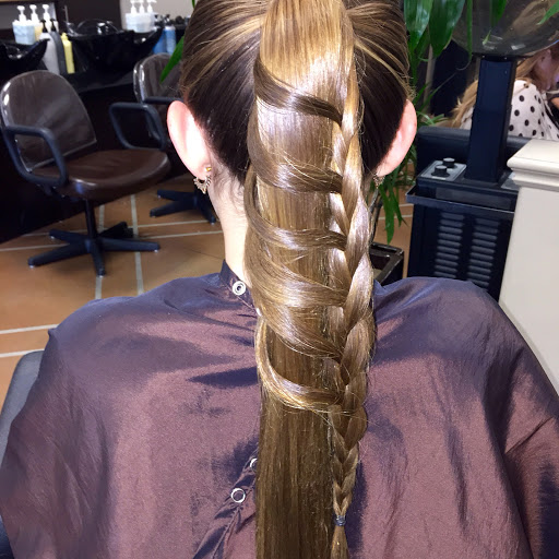 Hair Salon «Salon Westlake», reviews and photos, 4673 Lakeview Canyon Rd, Westlake Village, CA 91361, USA