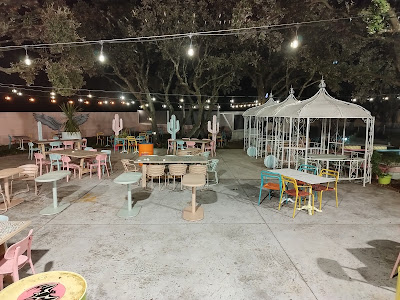 Place 70' à Estézargues