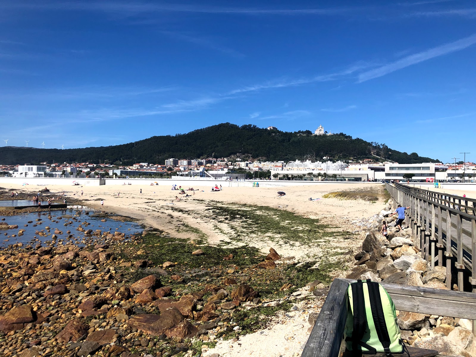 Foto de Norte Beach com linha costeira longa e reta