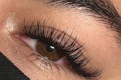 Pretty in Wink Lash Boutique - Eyelash Extensions, Lash Lift and Tint, Brow Lamination, Henna Brows