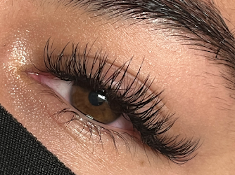 Pretty in Wink Lash Boutique - Eyelash Extensions, Lash Lift and Tint, Brow Lamination, Henna Brows