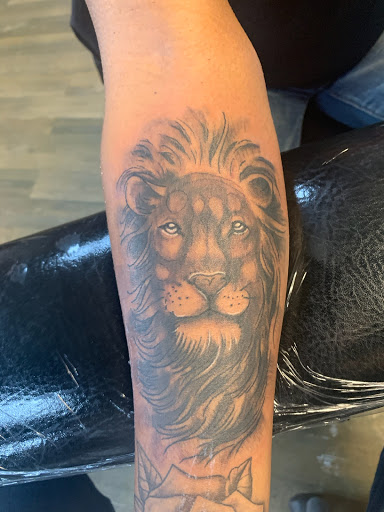 Tattoo Shop «Black Diamond Studios», reviews and photos, 584 W Loudon St, Chambersburg, PA 17201, USA