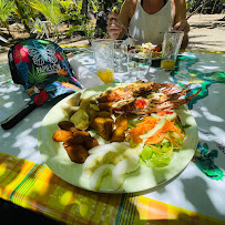 Plats et boissons du Restaurant de fruits de mer Beach Paradise à Capesterre-Belle-Eau - n°5