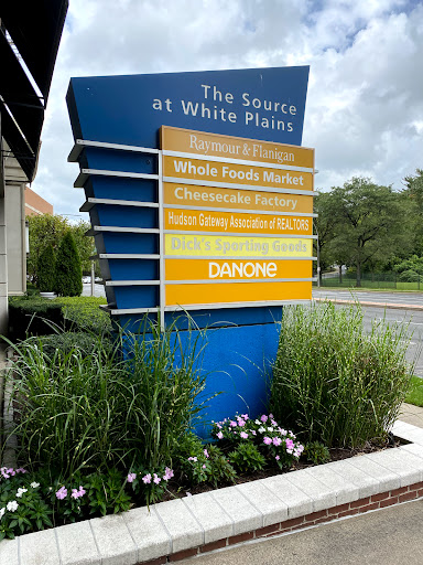 Restaurant «The Cheesecake Factory», reviews and photos, 1 Maple Ave, White Plains, NY 10601, USA