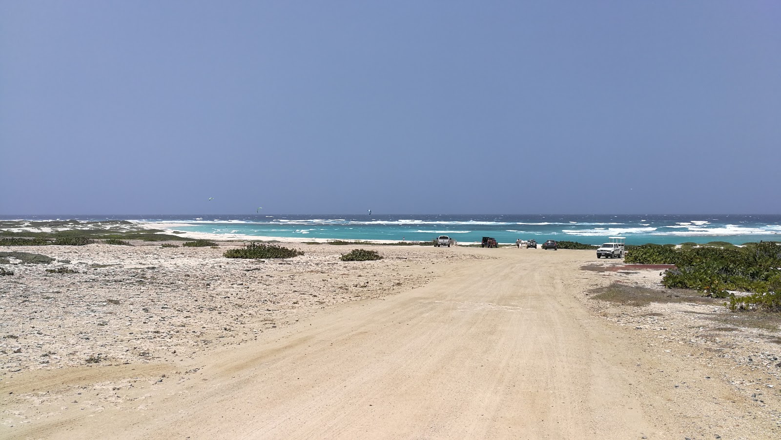Foto av Bachelor's beach med turkos rent vatten yta