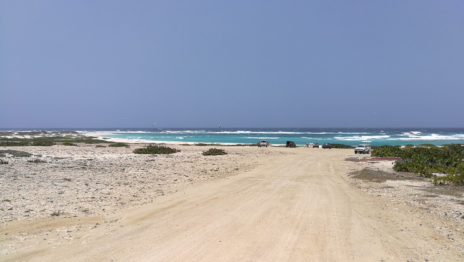 Foto di Bachelor's beach con baia spaziosa