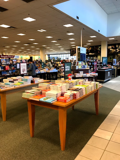 Book Store «Barnes & Noble», reviews and photos, 20600 N Rand Rd, Deer Park, IL 60010, USA