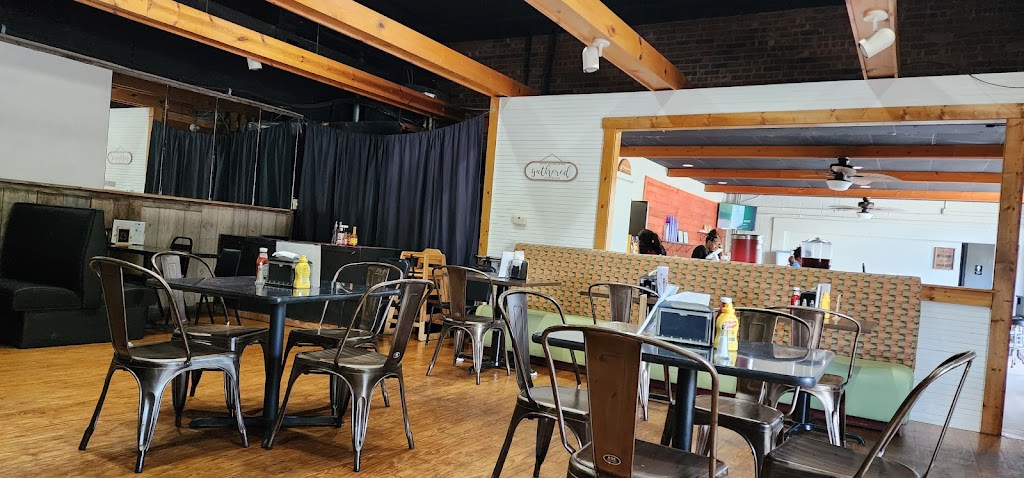 Cecilia's Bar and Grill 40004