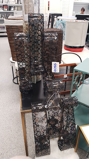 Clothing Store «Ross Dress for Less», reviews and photos, 2113 W Lincoln St, Harlingen, TX 78552, USA