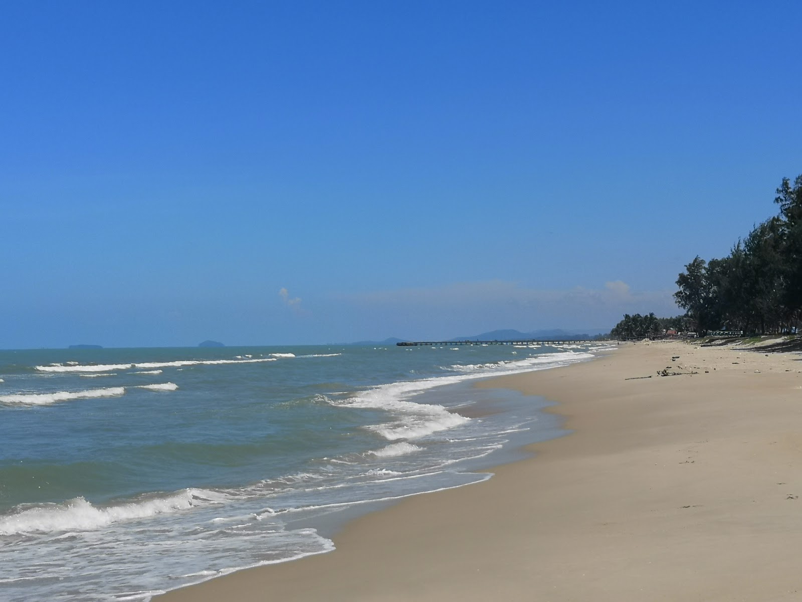 Muang Ngam Beach'in fotoğrafı düz ve uzun ile birlikte