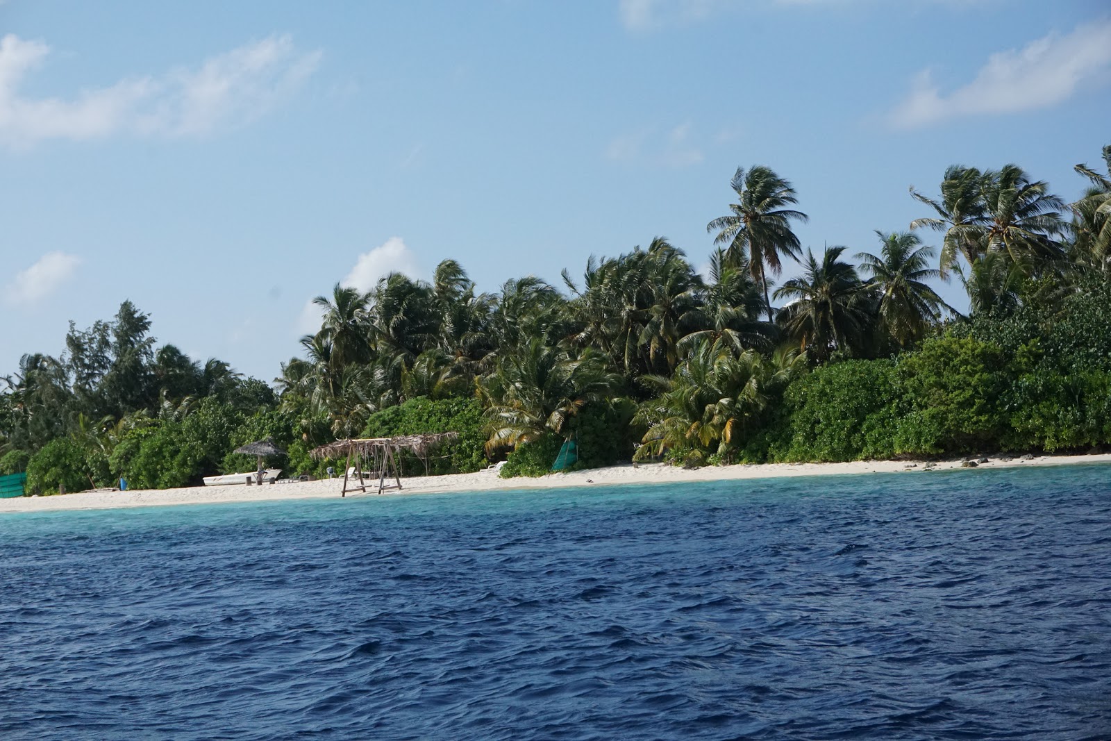 Photo of Felidhoo Beach and the settlement