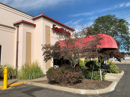 Shoe Store «Footprints Fashion & Footwear», reviews and photos, 79 Costello Rd, Newington, CT 06111, USA