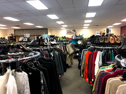 Thrift Store «Discover Goodwill West Retail Center», reviews and photos