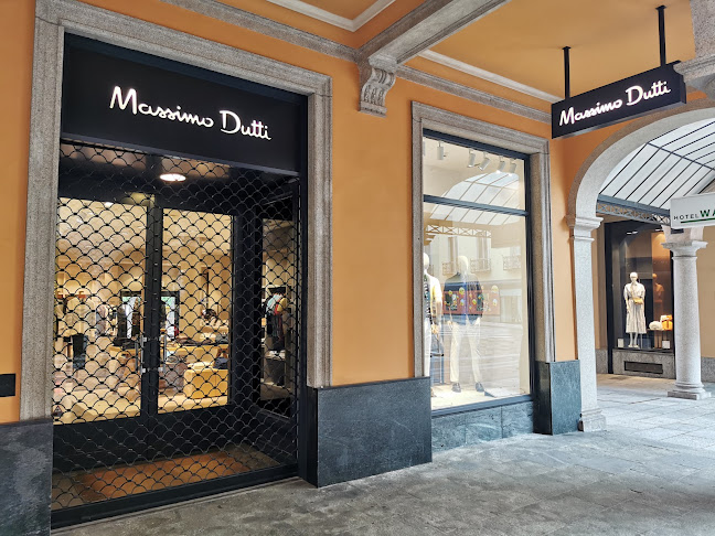 Massimo Dutti - Bekleidungsgeschäft