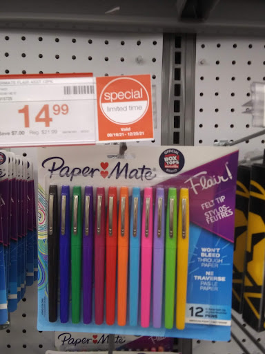 Office Supply Store «Staples», reviews and photos, 4610 N Clark St, Chicago, IL 60640, USA