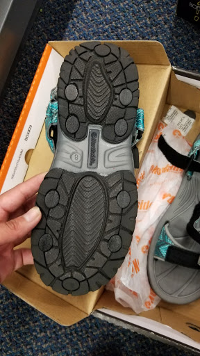 Sporting Goods Store «Big 5 Sporting Goods - Wilshire», reviews and photos, 6601 Wilshire Blvd, Los Angeles, CA 90048, USA