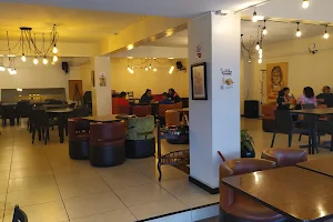Veintiuno Café image
