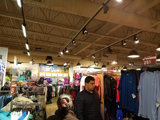Sportswear Store «Columbia Sportswear Outlet Store - Orlando Premium Outlets», reviews and photos, 8166 Vineland Ave #1765, Orlando, FL 32821, USA