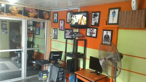 STUDIO 56 PHOTOGRAPHY, 1st Avenue, C Cl, House 5 300001, Festac, Nigeria, Photographer, state Lagos