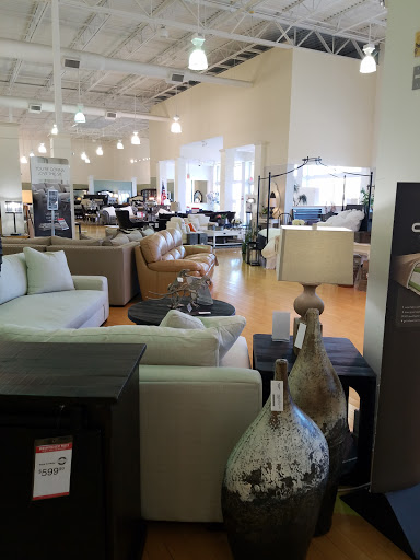 Furniture Store «American Signature Furniture», reviews and photos, 1924 W International Speedway Blvd, Daytona Beach, FL 32114, USA
