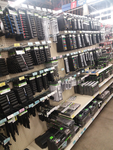 Hardware Store «Harbor Freight Tools», reviews and photos, 1349 N Blackstone Ave, Fresno, CA 93703, USA