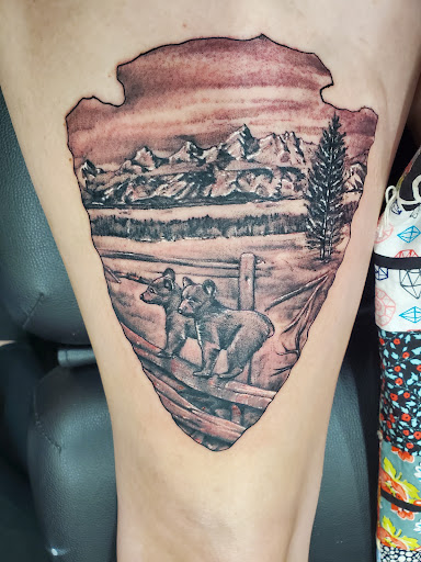 Tattoo Shop «Neon Dragon Tattoos», reviews and photos, 5350 Council St NE Ste E, Cedar Rapids, IA 52402, USA